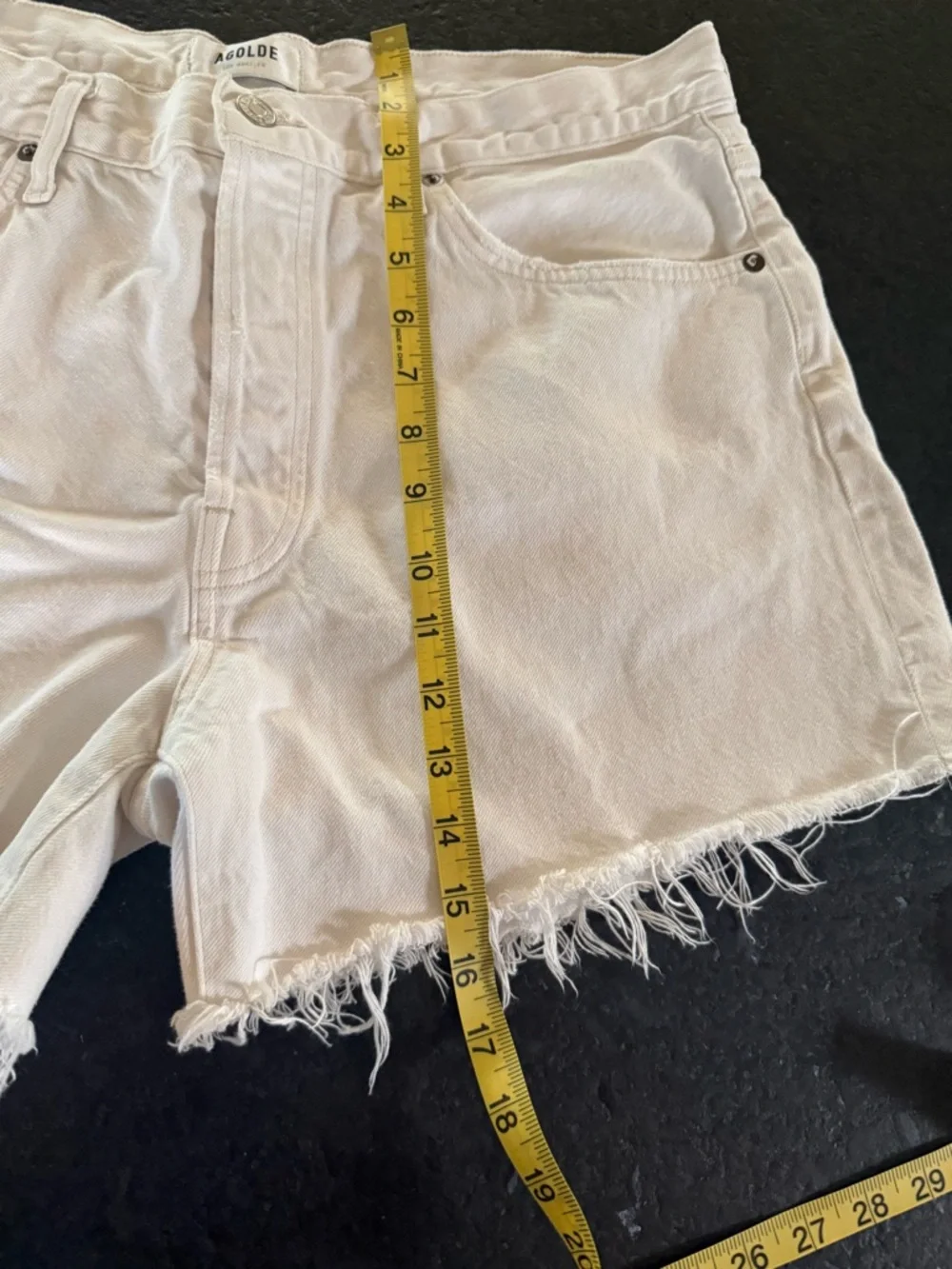 Agolde women’s white denim shorts, size 31 - Picture 4 of 8